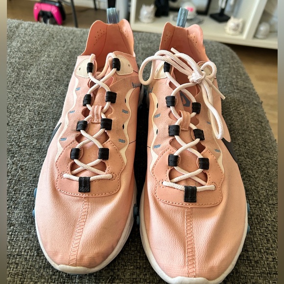 🎀GUC Baby Pink + Blue Nike React Sneakers🎀 - Picture 3 of 5